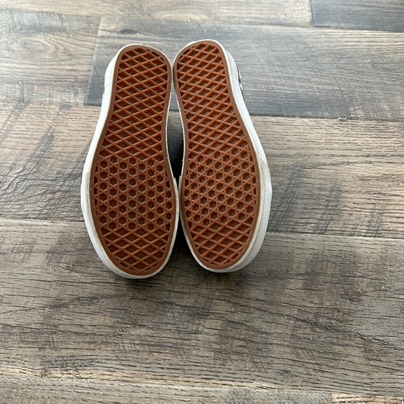Vans - Picture 5 of 6